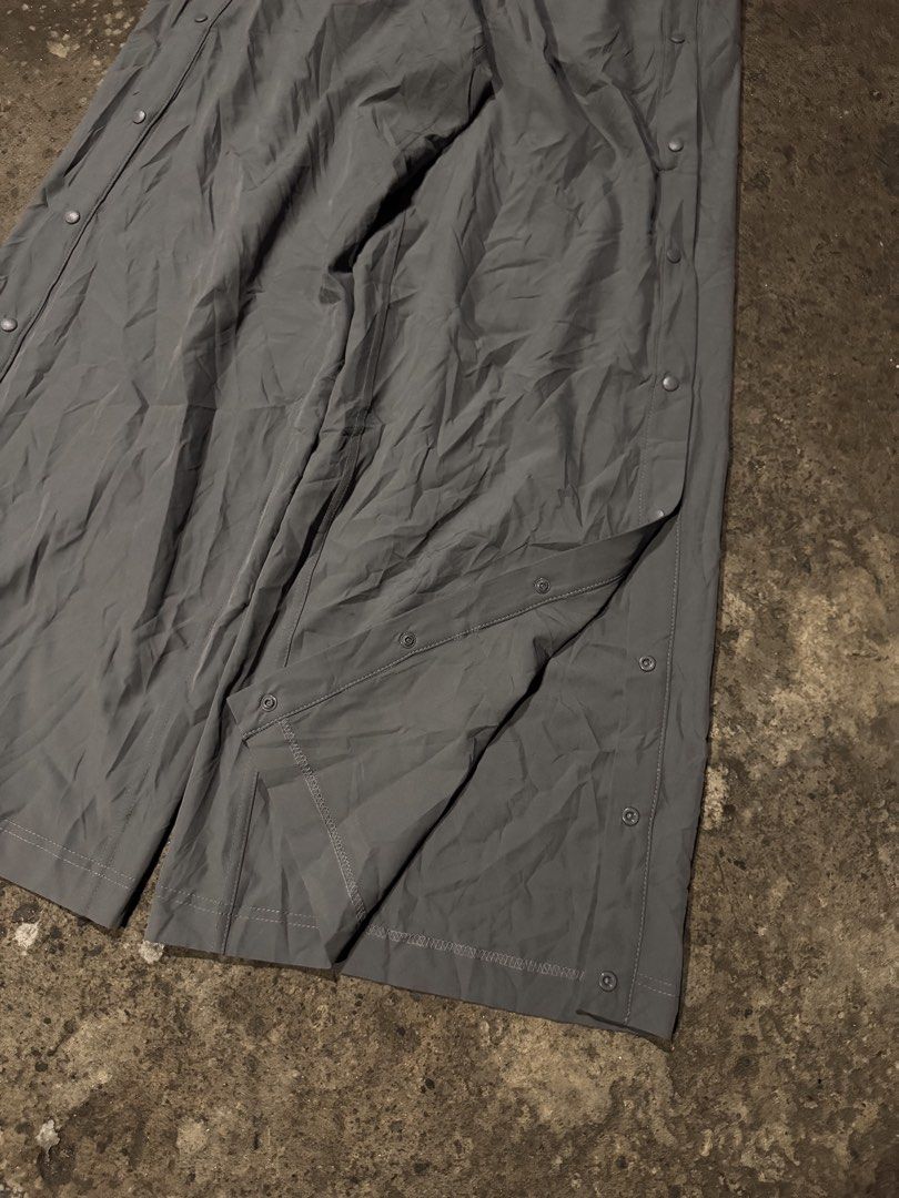 Forever 21 Grey Snap Button Track Pants (Category: Other Bottoms) located in Pasig City. Submitted by dripthrift1600 (Listing ID 1461258949, Image 3). Description: - Brand: Forever 21 - Color: Grey - Style: Track Pants - Fit: Wide Leg - Size: L - Features: Full side snap buttons, elastic waistband - Occasion: Loungewear, Streetwear - Excellent Condition - Dimes: 32x40x13 #dripthrift1600.