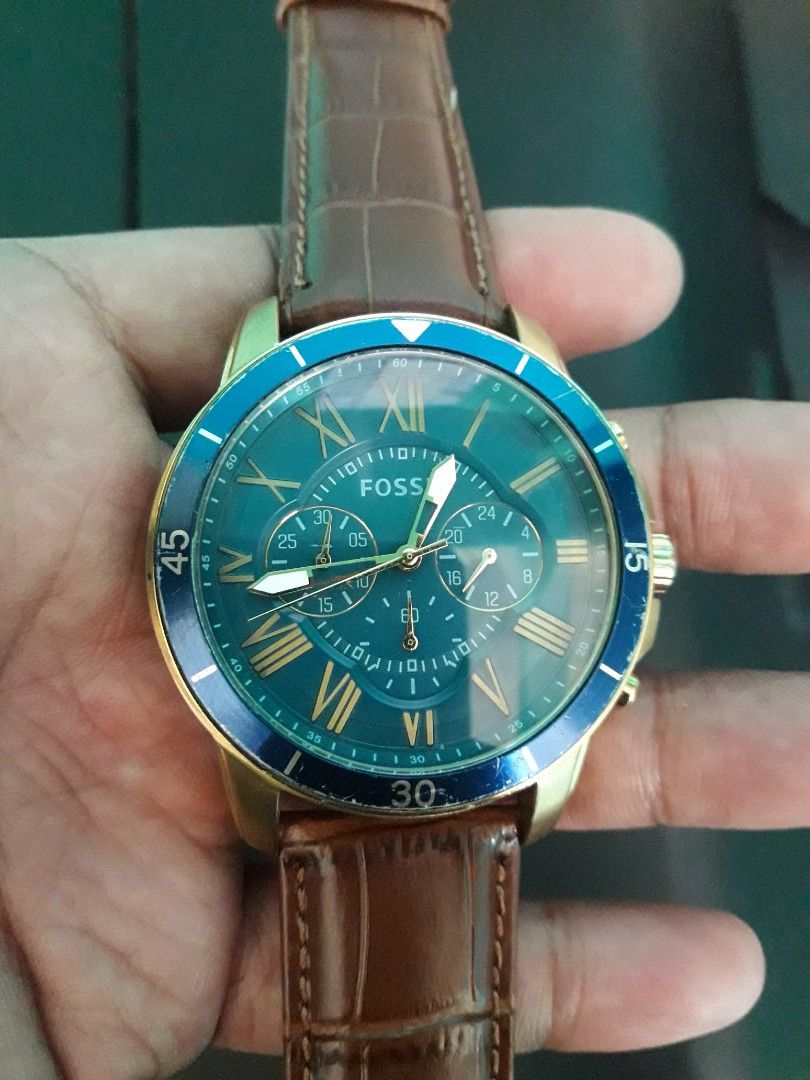 Fossil Chronograph Watch Blue Dial Brown Leather Strap (Category: Men's Watches) located in Paranaque City. Submitted by omaraguirre (Listing ID 1461172436, Image 3). Description: - Fossil Watch Model FS5269 - Stunning Blue Dial - Elegant Gold-Tone Case - Comfortable Brown Leather Strap - Functional Chronograph Feature - Water Resistant up to 10 ATM - Versatile for both casual and formal wear.