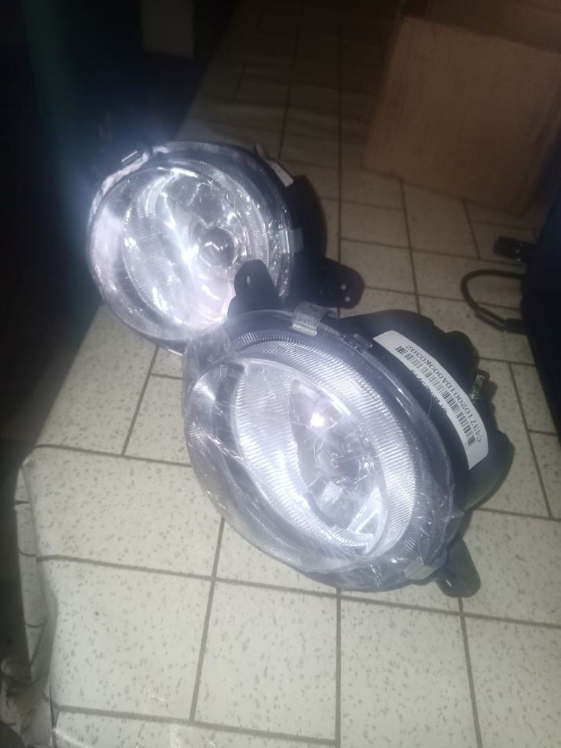 Foton Head Light (Category: Body Parts and Accessories) located in San Juan. Submitted by alexisae (Listing ID 1461284644, Image 1). Description: .