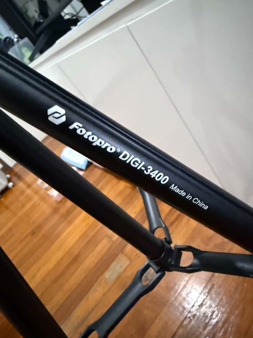 Fotopro DIGI-3400 Tripod (Category: Tripods & Monopods) located in Makati City. Submitted by rs_listings (Listing ID 1461239308, Image 1). Description: - Fotopro DIGI-3400 Tripod - Color: Black - Versatile: Suitable for both cameras and smartphones - Features: Stable and adjustable legs for easy setup - Ideal for: Photography and videography - Non-negotiable **RETURN POLICY** All items are sold as described. Please inspect and test the item upon 