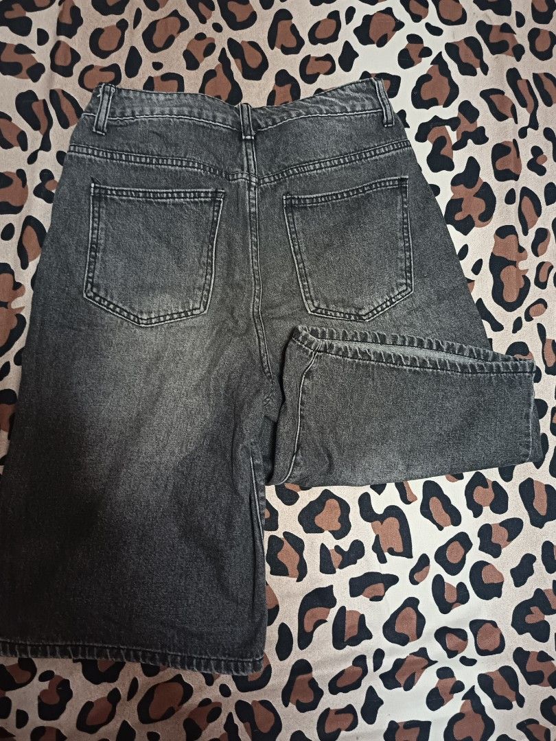 FS! Jorts Pre-loved (Good condition, no issues) (Category: Shorts) located in Caloocan City. Submitted by hysaa (Listing ID 1461274973, Image 2). Description: ​✨ Lightly used / Pre-loved (Good condition, no issues) Negotiable DM! 📏 Size: XS / Waist 25" 🏷️ Brand: SHEIN 💰 Price: ₱350 ​📌 Item Details: ​Pre-loved denim jorts from SHEIN. ​Well-maintained and in good condition with no major flaws or issues..