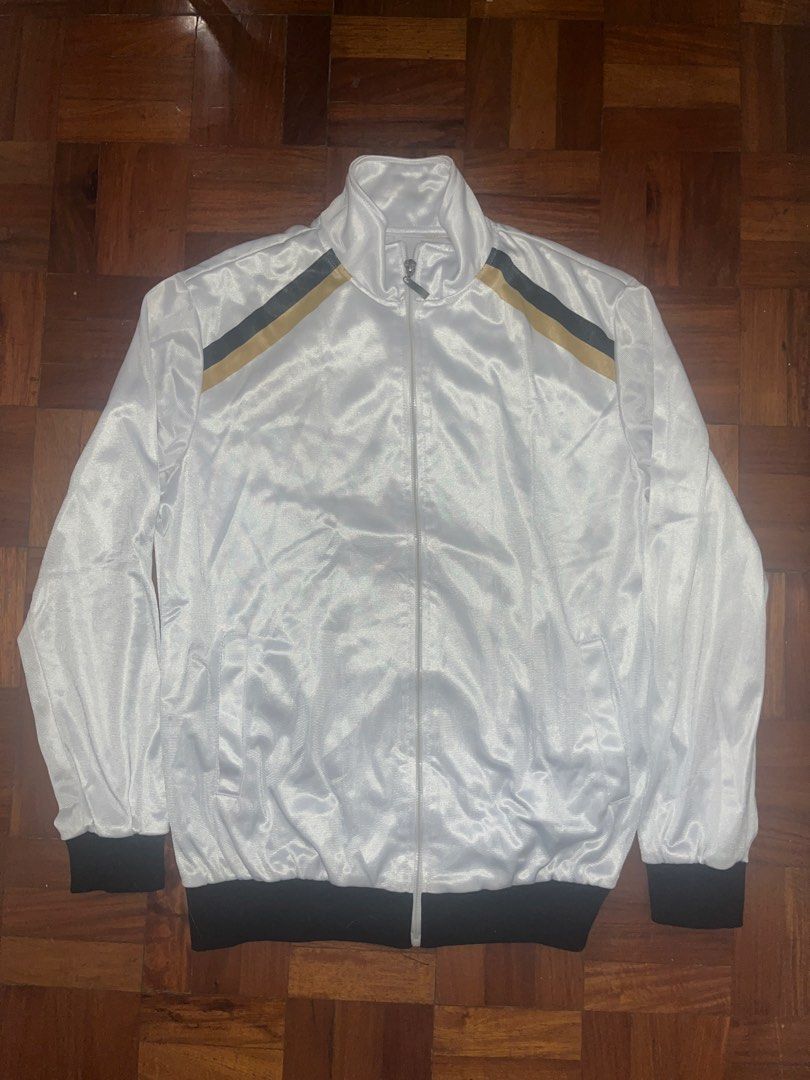 Fukurodani Jacket (Category: Coats, Jackets and Outerwear) located in Manila. Submitted by shoeracs (Listing ID 1461196695, Image 1). Description: BRAND: No Brand SIZE: L CONDITION: Like New, Used once or twice RFS: Decluttering - Bought from 🍊 app LOC: Santa Cruz Manila MOP: GCash MOD: Lalamove, J&T.
