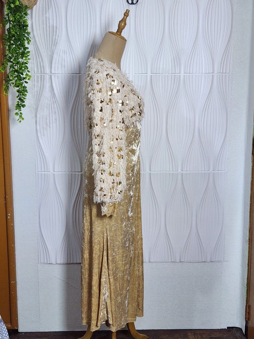 Fur Gown with gold sequence Med to Large (Category: Evening dresses & gowns) located in Marikina City. Submitted by KanamiFinds (Listing ID 1461233554, Image 2). Description: Super Sale!!! Bust:36 to 42 inches Length: 47 inches from shoulders Waist: 30 to 36 inches Stretchy Fabric.