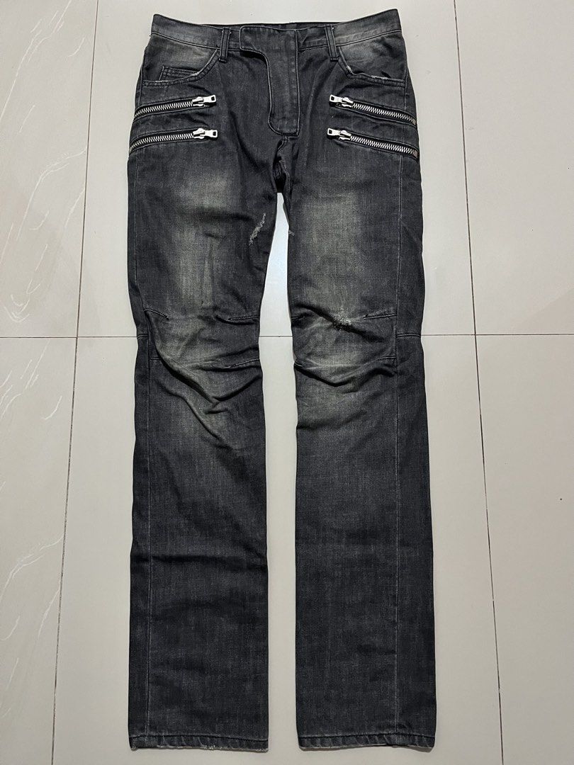 (SOLD) FW2011 BALMAIN BY CHRISTOPHE DECARNIN MULTI ZIP BIKER JEANS (Category: Luxury Apparel) located in Cagayan de Oro. Submitted by middlesosa (Listing ID 1461117366, Image 1). Description: FW2011 BALMAIN BY CHRISTOPHE DECARNIN MULTI ZIP BIKER JEANS SIZE 32 FITTINGS WAIST - 16 inches LENGTH - 43 inches INSEAM - 33 inches LEG OPENING - 7.5 inches THIGH - 10 inches RISE - 10 inches MISSINGS TAGS 3500 php.