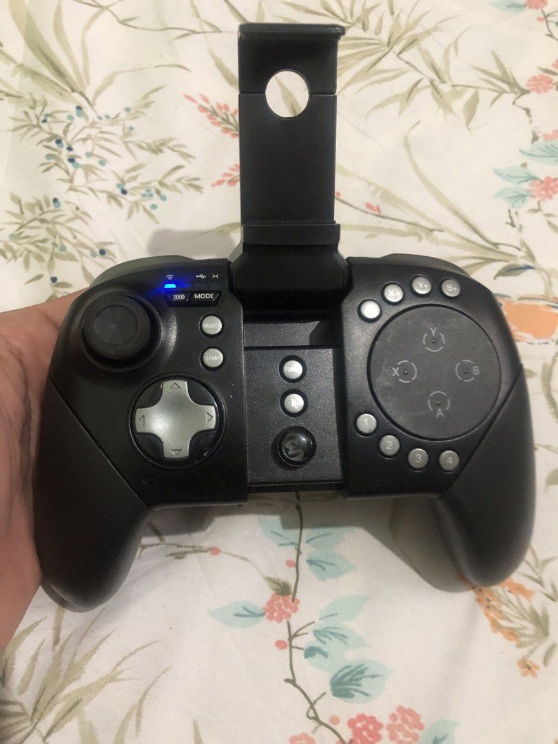 GameSir G5 mobile gaming Bluetooth game controller (Category: Controllers) located in Quezon City. Submitted by markgolveo (Listing ID 1461163551, Image 2). Description: GameSir G5 mobile gaming Bluetooth game controller Tested working properly Very good battery life Tested via android phone.