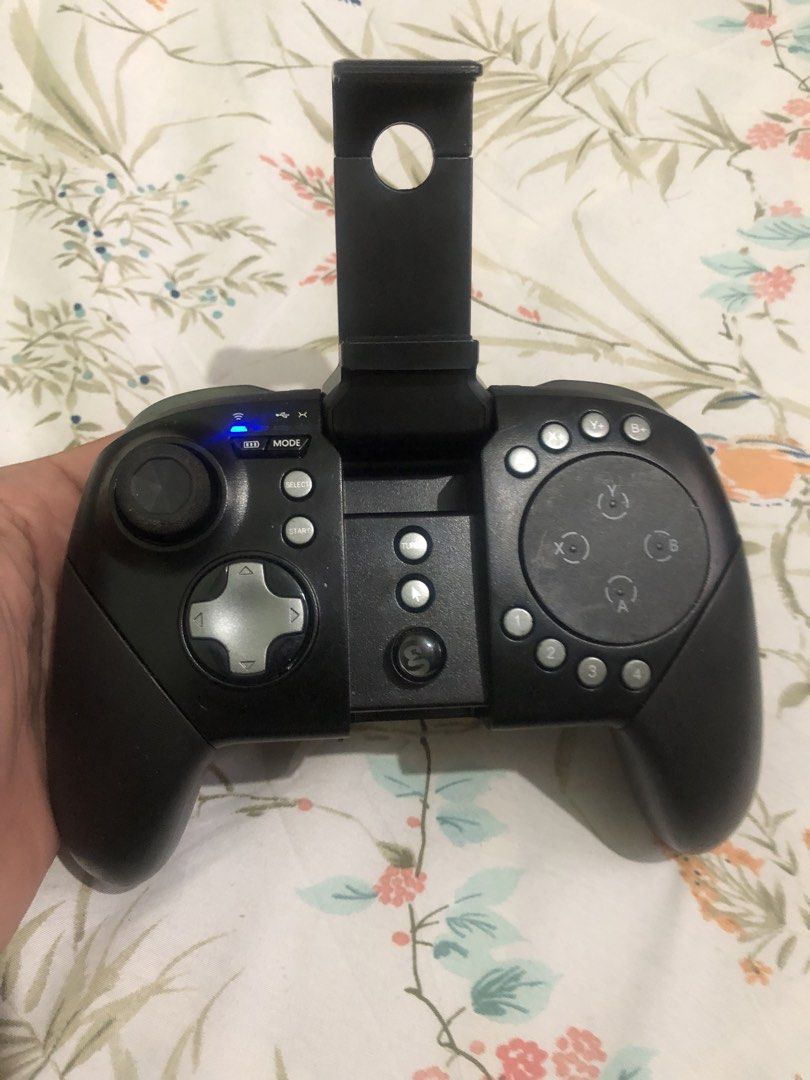 GameSir G5 mobile gaming Bluetooth game controller (Category: Controllers) located in Quezon City. Submitted by markgolveo (Listing ID 1461163551, Image 1). Description: GameSir G5 mobile gaming Bluetooth game controller Tested working properly Very good battery life Tested via android phone.