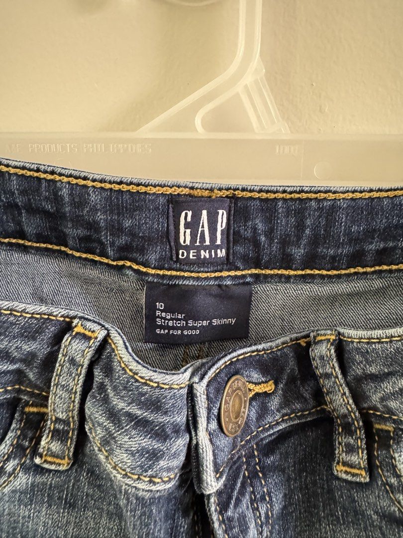 GAP Denim Regular Stretch Jeans for Girls (Category: Babies & Kids Fashion) located in Paranaque City. Submitted by prebyb (Listing ID 1461166900, Image 3). Description: GAP Blue Wash Skinny Jeans - Size 10. Regular stretch fit..