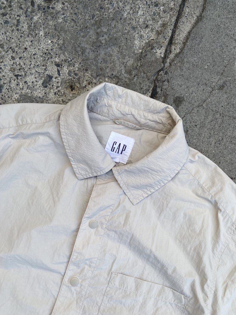 GAP NYLON POLO BUTTON DOWN (Category: Tshirts & Polo Shirts ) located in Davao. Submitted by re.worn082 (Listing ID 1461264085, Image 2). Description: •XS W21 L27 •GOOD AS NEW CONDITION 🏷️400 ADD SHIP 📩DM.