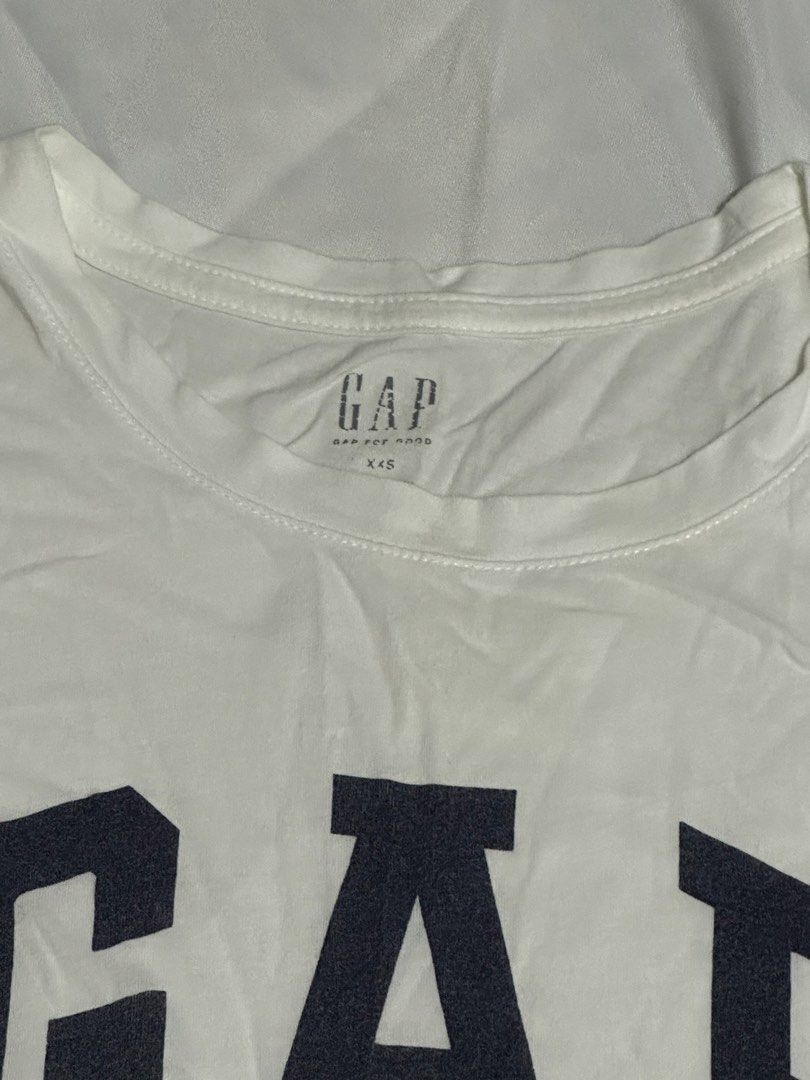GAP women’s tee shirt (Category: Shirts) located in Quezon City. Submitted by declutter.yna (Listing ID 1461268342, Image 3). Description: .