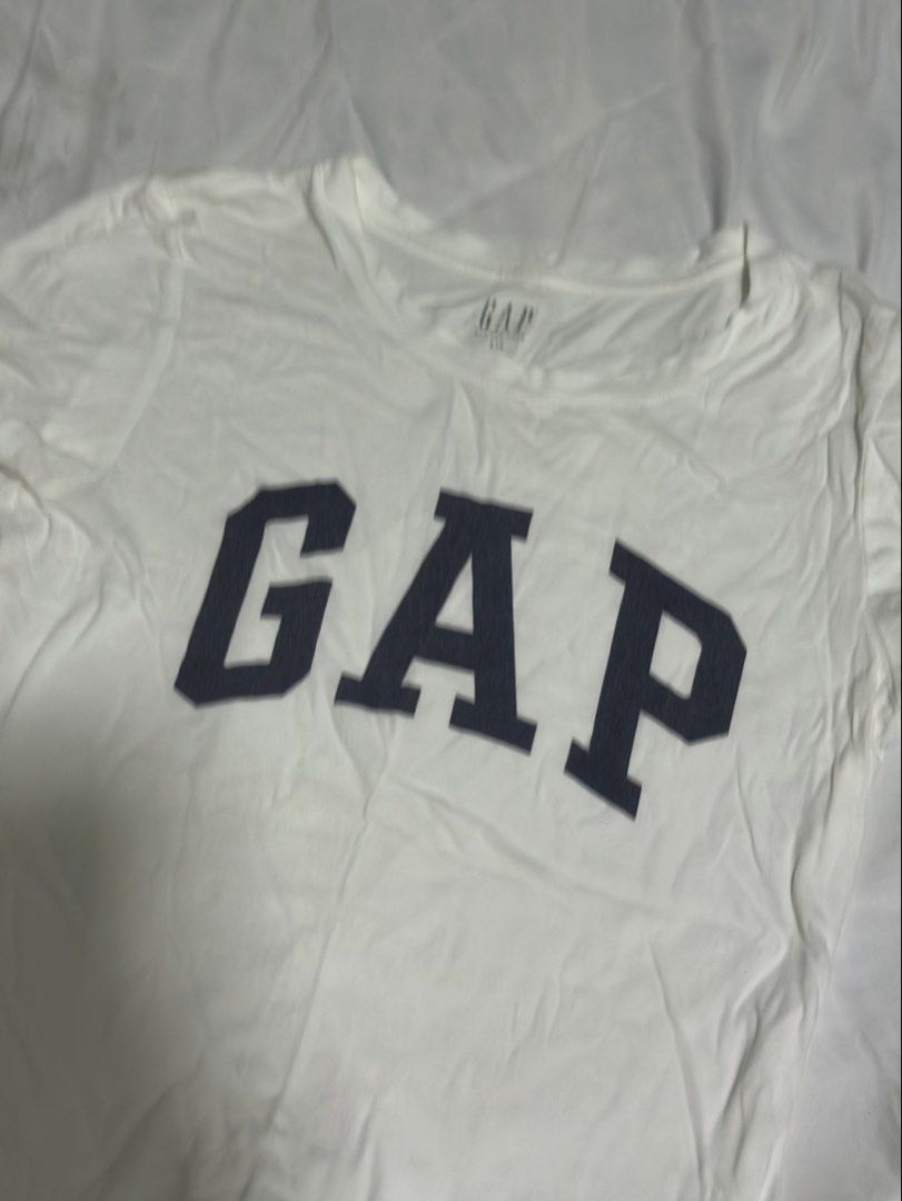 GAP women’s tee shirt (Category: Shirts) located in Quezon City. Submitted by declutter.yna (Listing ID 1461268342, Image 2). Description: .
