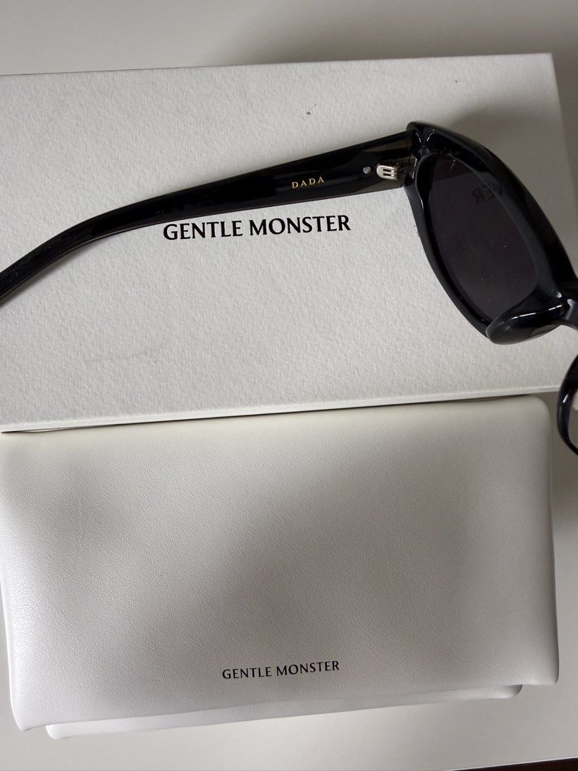 Gentle Monster Dada 01 Sunglasses (Category: Sunglasses & Eyewear) located in Paranaque City. Submitted by furugiyamnl (Listing ID 1461187435, Image 3). Description: Model: Dada 01 cond: 8.5/10 (lightly used) *bought in seoul.