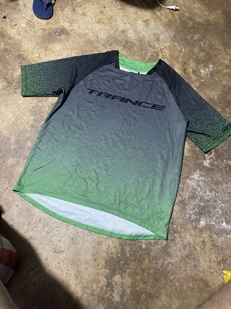 Giant MTB Cycling Jersey (Category: Tshirts & Polo Shirts ) located in Taytay. Submitted by fromdoolig (Listing ID 1461277825, Image 1). Description: Giant MTB Cycling Jersey Like New Condition Issue: None Size Tag: XL Actual Dimensions: W25 x LF29 x LB31 Price: 980+sf Mode of Payment: Gcash only [Payment First] Courier Service: JNT or Lalamove [No Cop/d] Lalamove: Customer shall shoulder all fees.