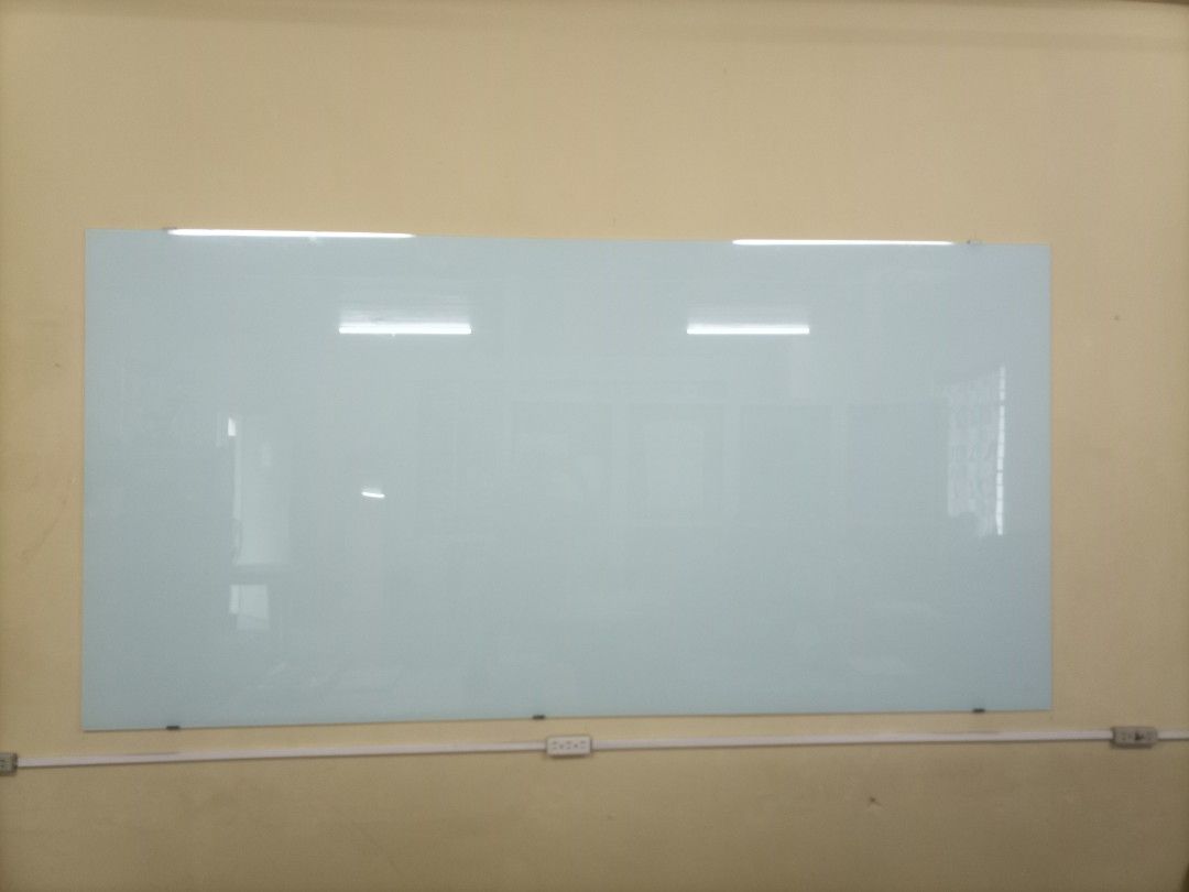 Glass board (Category: Stationery & School Supplies) located in Manila. Submitted by marvinremi19236 (Listing ID 1461115504, Image 1). Description: glass board for your office and school.