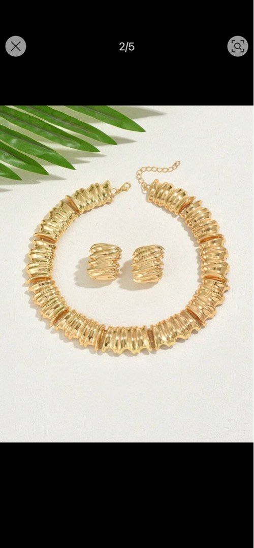Gold chunky necklace and earrings (Category: Announcements) located in Las Pinas. Submitted by silvader (Listing ID 1461249928, Image 2). Description: Lightweight Choker type .