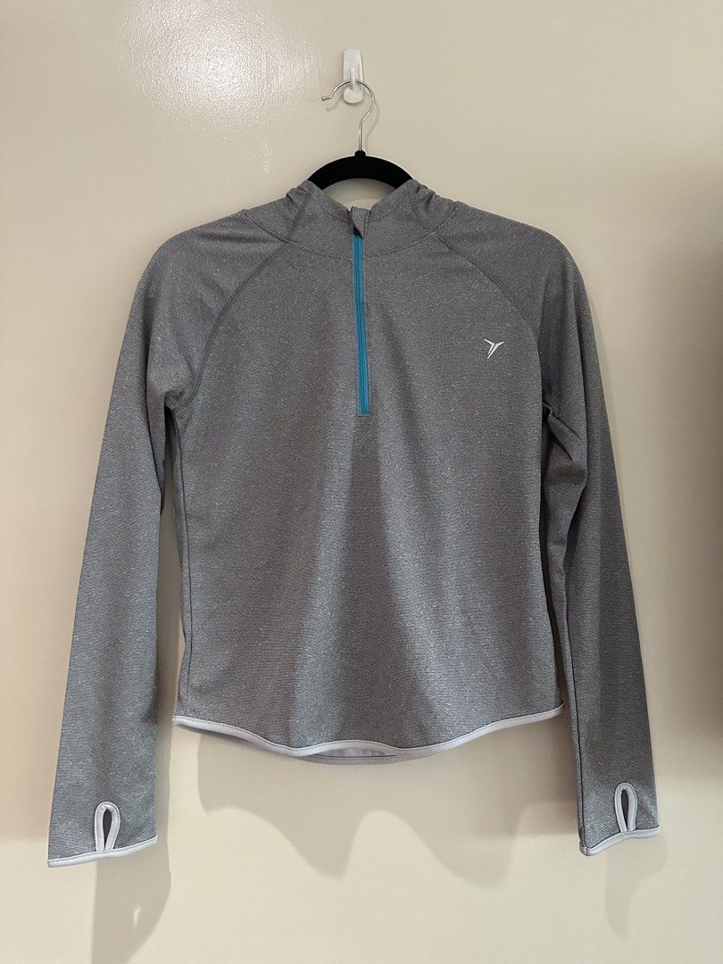 Gray Workout Running Jacket (Category: Activewear) located in San Juan City. Submitted by keep.it.clean (Listing ID 1461164172, Image 1). Description: .