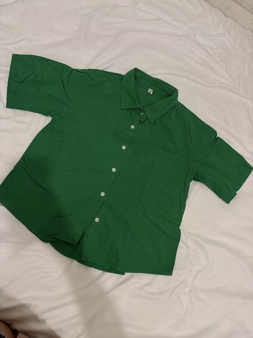 Green Short Sleeve Button Up Shirt (Category: Shirts) located in Manila. Submitted by t_a_s_h (Listing ID 1461221677, Image 1). Description: - Well used - for beach cover-ups or Layering.