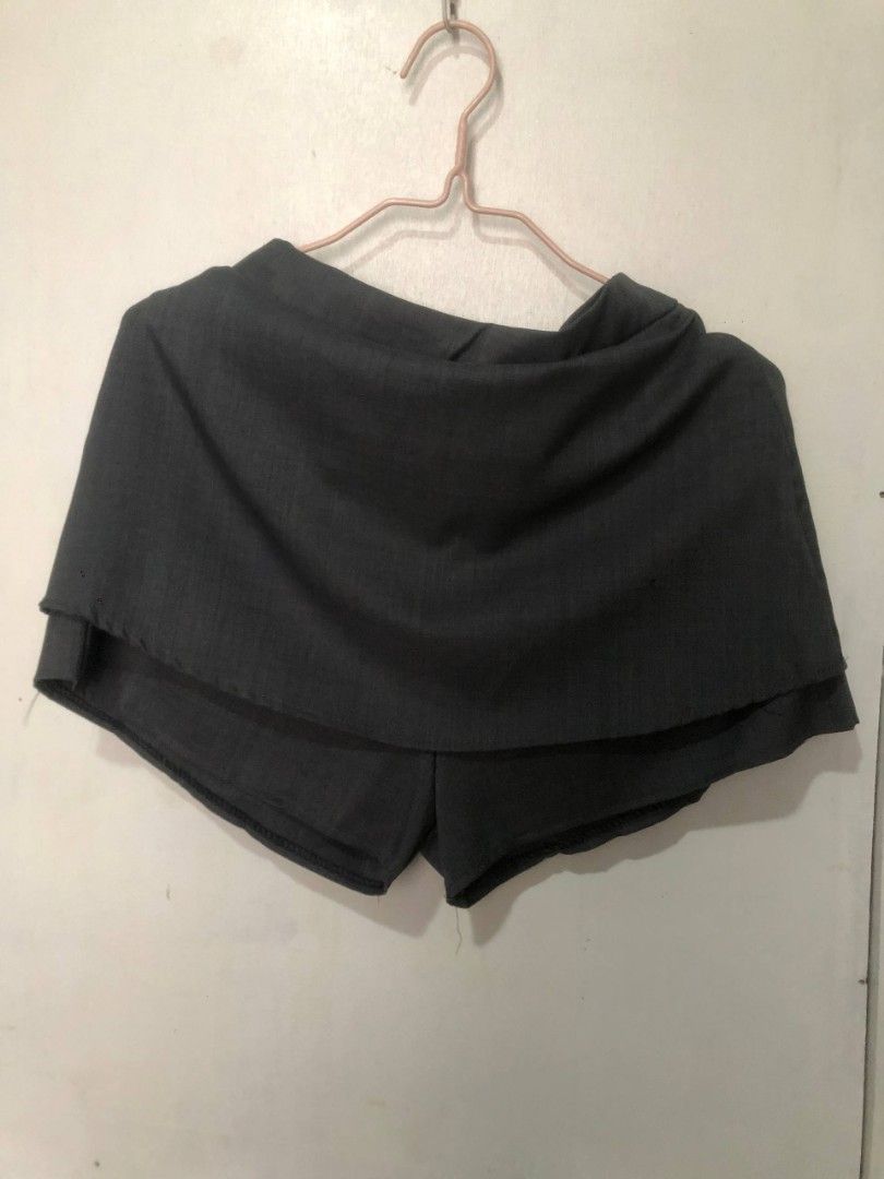 Grey Sailor Collar Top and Skort Set (Category: Sets or Coordinates) located in Mandaluyong City. Submitted by chloesy69 (Listing ID 1461121033, Image 2). Description: - Grey sailor collar top with red/white/blue trim - Short sleeves - Matching grey skort with layered front - Button closure on top - Ideal for school uniforms or themed outfits - Comfortable fit NOTE: payment first MOP: gcash/gotyme I NO COD.