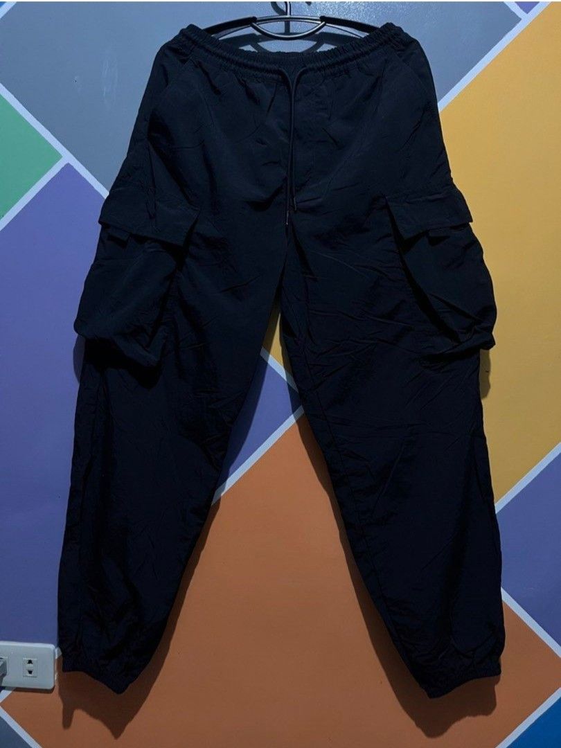 GU by Uniqlo Cargo Pants Small Size (Category: Joggers) located in Cavite. Submitted by Love.Saffron (Listing ID 1461132326, Image 2). Description: size small size 32.