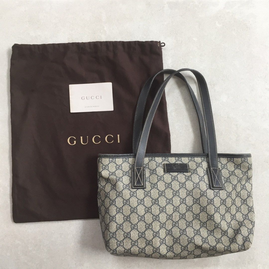 Gucci GG Supreme Tote (Category: Luxury Bags & Wallets) located in Muntinlupa City. Submitted by mrsalifestyle (Listing ID 1461298110, Image 1). Description: Bought in Guam.