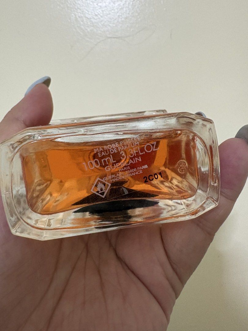 Guerlain La Petite Robe Noire Eau de Parfum 100ml (Category: Fragrance & Deodorants) located in Quezon City. Submitted by keimanalad (Listing ID 1461189807, Image 3). Description: - Guerlain La Petite Robe Noire Eau de Parfum - Size: 100ml bottle - Scent Profile: Fruity and sweet with notes of almond and cherry - Versatile: Ideal for everyday wear or special occasions - No box rfs: Decluttering Loc: Taguig No meet ups Courier will be shouldered b