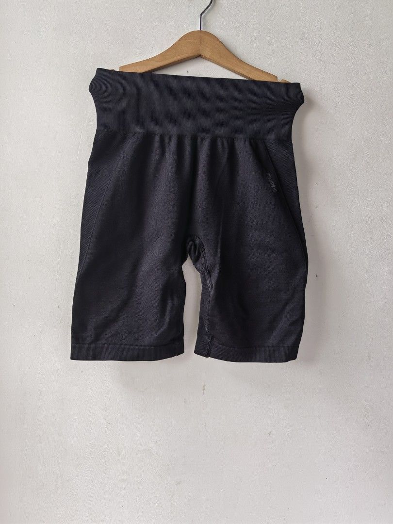 Gymshark Shorts (XS) (Category: Activewear) located in Baguio. Submitted by kacijom (Listing ID 1461172623, Image 2). Description: •₱600 •Gymshark Shorts •Size XS-S, 11"x17" •Condition 10/10 (Excellent Used Condition).