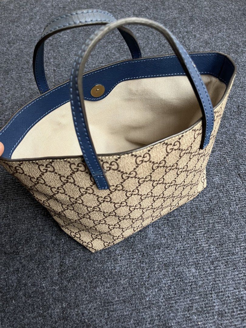Hand bag (Category: Tote Bags) located in M'Lang. Submitted by thriftholic25 (Listing ID 1461120519, Image 1). Description: Gucci hand bag excellent condition .