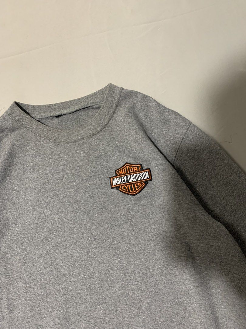Harley Davidson Crewneck (Category: Coats, Jackets and Outerwear) located in Manila. Submitted by izzypizzyco (Listing ID 1461214181, Image 3). Description: .