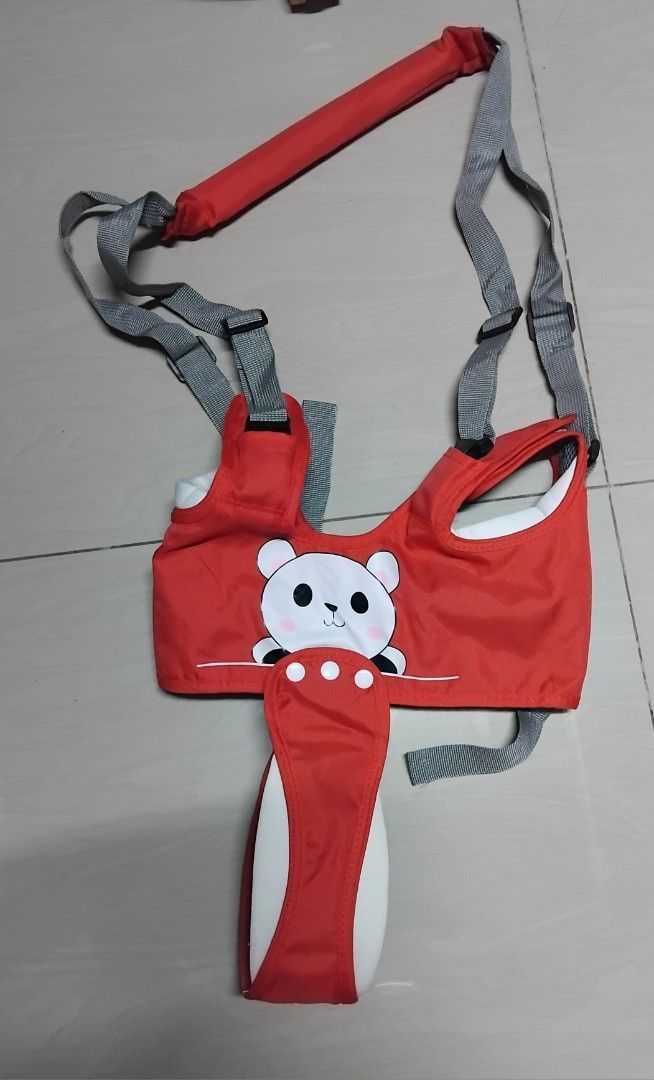 Harness Walker (Category: Carriers & Slings) located in Manila. Submitted by esbi009 (Listing ID 1461239894, Image 1). Description: .