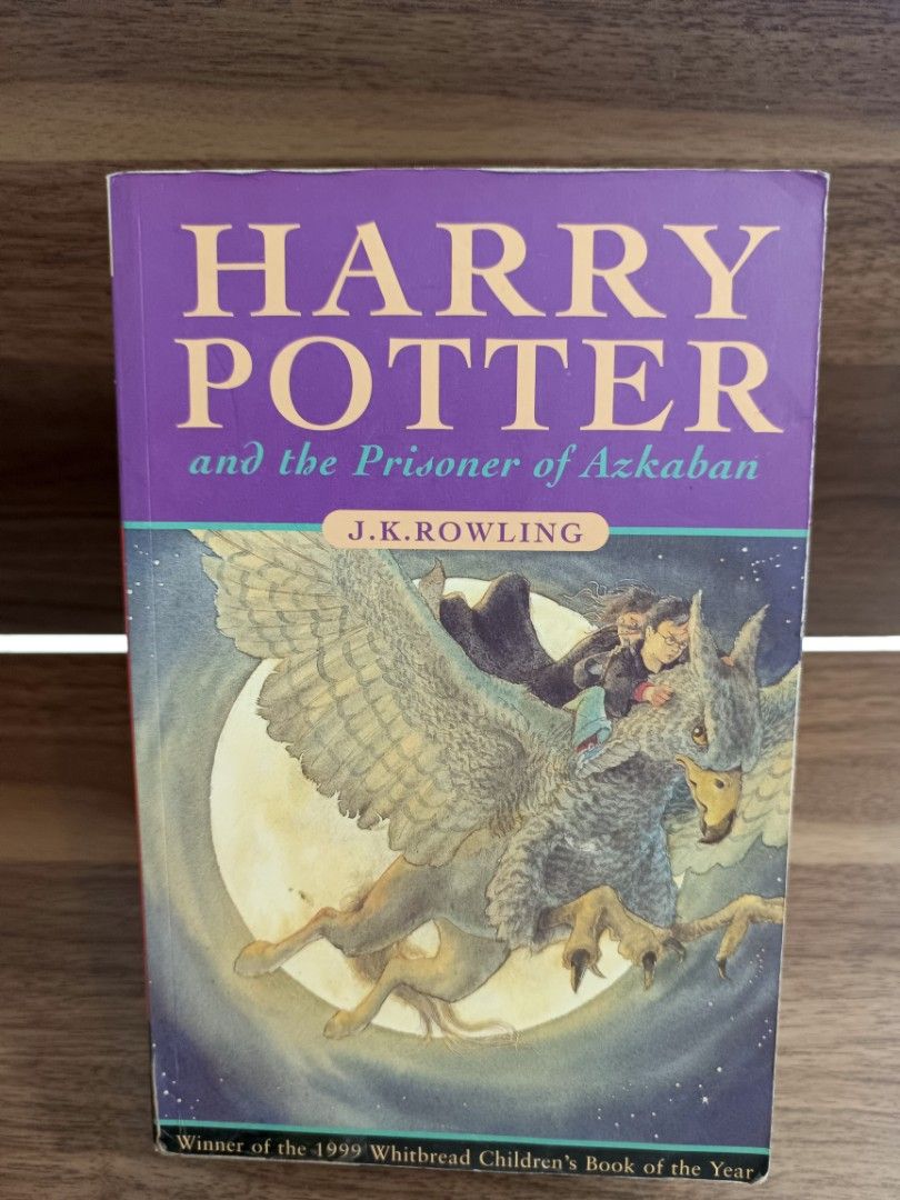 Harry potter (Category: Storybooks) located in Cebu City. Submitted by sophia_87 (Listing ID 1461231093, Image 1). Description: preloved.