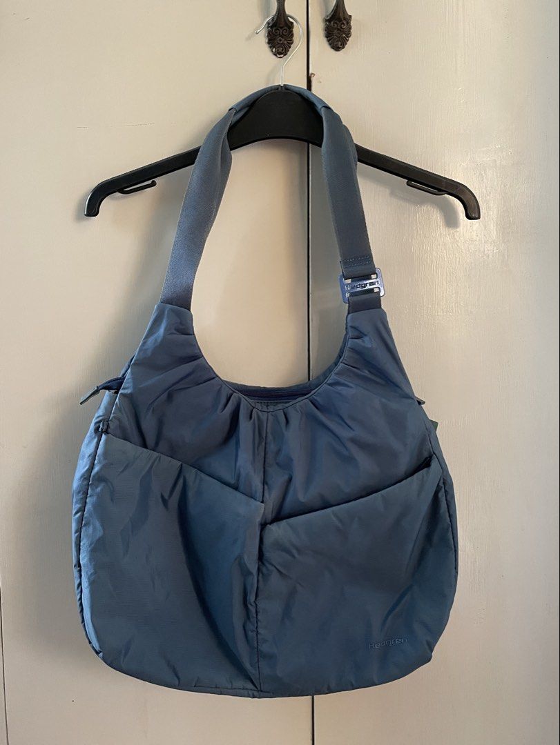 Hedgren Nylon Shoulder Bag (Category: Shoulder Bags) located in Tagum. Submitted by declutterflyy (Listing ID 1461132029, Image 2). Description: With inner pouch attached inside Flaws as shown on picture Heavily used so please manage ur expectations .