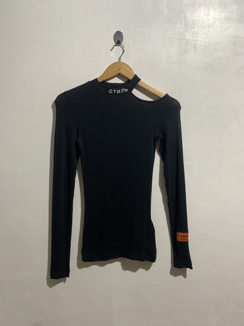 HERON PRESTON CUT SHOULDER CREWNECK (Category: Longsleeves) located in Gumaca. Submitted by getscore.ph (Listing ID 1461146699, Image 1). Description: WTS ❗️HER0N PRESTON CUT SHOULDER CREWNECK ❗️ ✅Size: S on tag ✅Dimes: Stretchable Width 11.5 Length 23 ✅Color Rate: 9.5/10 ✅Condition: Excellent ✅Issue: None Color may due to lightning NEED WASH FRESH FROM BALE DM ME TO PURCHASE 📥 📍Loc. Gumaca,Quezon 📍Courier: JNT EXPRESS.