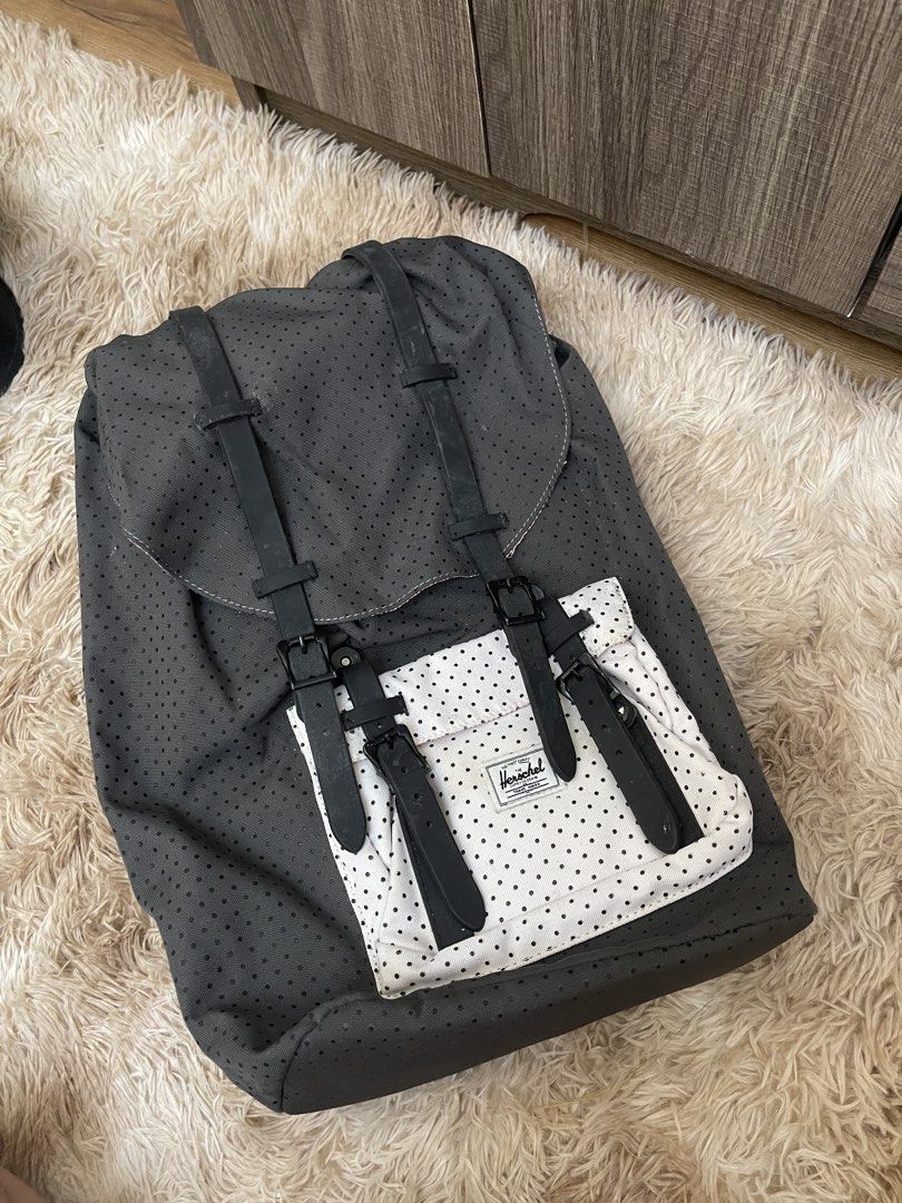 HERSCHEL LITTLE AMERICA BACKPACK (Category: Backpacks) located in Concepcion. Submitted by wowsinigangmix (Listing ID 1461261811, Image 1). Description: HERSCHEL LITTLE AMERICA BACKPACK COLOR BLACK/WHITE LARGE SLIGHTLY USED BUT STORED IN THE CABINET NEEDS CLEANING MANAGE EXPECTATIONS.
