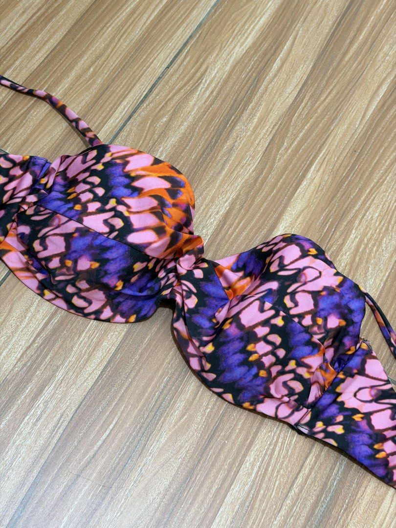 H&M Butterfly Print Strapless Bikini Top 34C (Category: Bikinis & Swimsuits) located in San Mateo. Submitted by shane2208 (Listing ID 1461265162, Image 3). Description: - Vibrant H&M butterfly print bikini top - Strapless design with adjustable straps - Size: EUR 75C, US 34C, CA 34C, MX 34C, CN D75 - Made in Bangladesh - Material: 85% Polyester, 15% Elastane (Shell); 88% Polyester, 12% Elastane (Wing Lining).