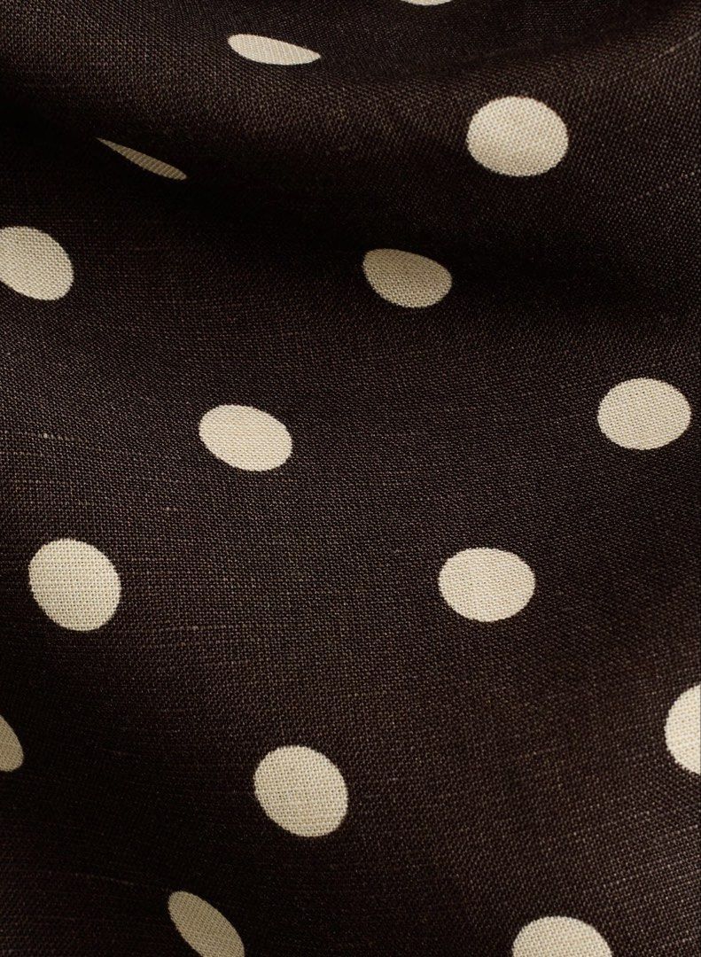 H&M Cowl Neck Linen blend top (Category: Blouses) located in Santa Rosa. Submitted by je_anj (Listing ID 1461124333, Image 3). Description: Brown Polka Dot Cowl Neck Sleeveless Top Details: Cowl/draped neckline Sleeveless design Lightweight, flowy fabric with a subtle woven texture Condition: Almost new (used once) Size: XS Width: 89 cm, Length: 52 cm.