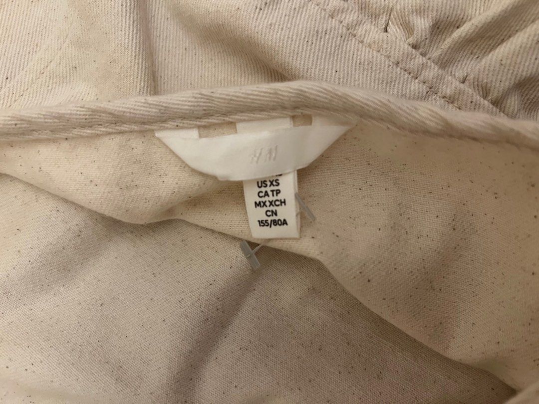 H&M Cream Adjustable Strap Top (Category: Sleeveless) located in Quezon City. Submitted by fashionistastyles (Listing ID 1461217786, Image 3). Description: - Extra Small, Worn once only - In Best Condition - Bought from SM megamall - Comment “Mine” or Send a message 💌.