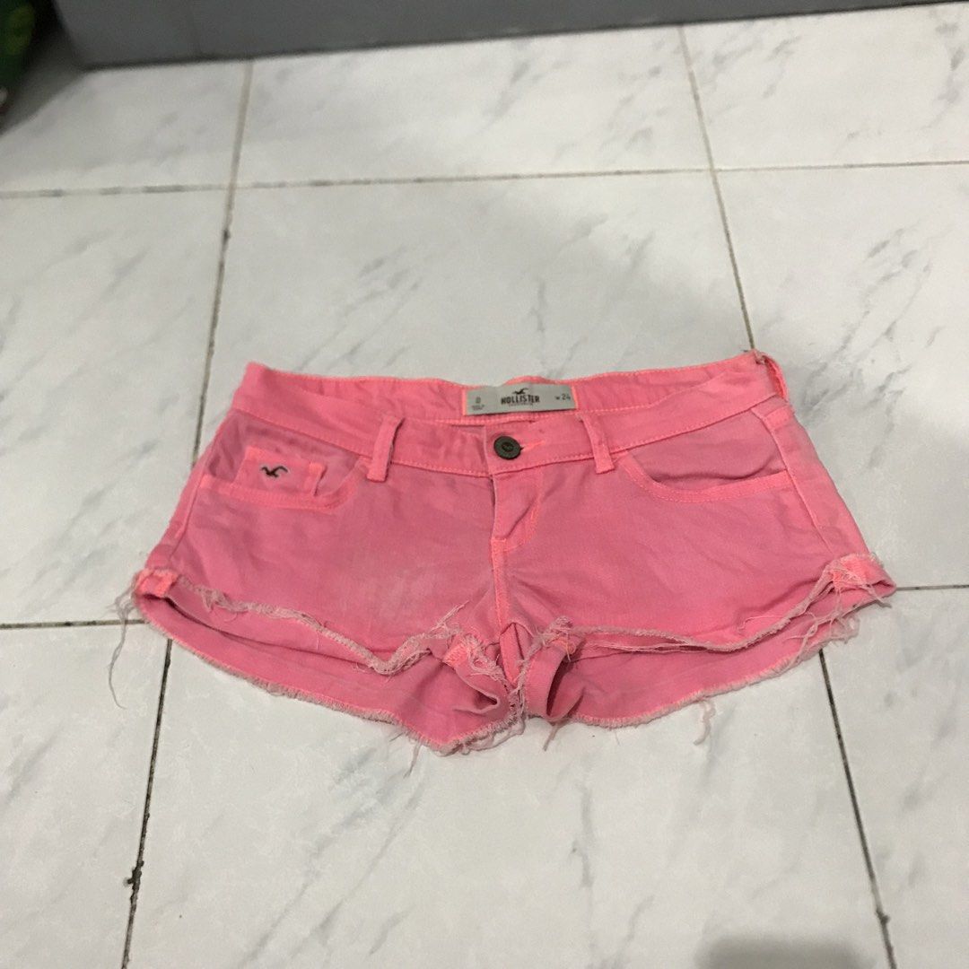 HOLLISTER SHORT (Category: Shorts) located in Quezon City. Submitted by high1sthrift (Listing ID 1461123142, Image 1). Description: 💖 HOLLISTER NEON PINK DENIM SHORTS - DETAILED MEASUREMENTS 💖 BRAND: Hollister California TAG SIZE: 0 / W24 COLOR: Neon Pink / Salmon Pink CONDITION: 8.5/10 - No major issue, frayed style 📏 EXACT MEASUREMENTS (Lay Flat): W15 - Waist 15” lay flat = 30” paikot pero stretch to 24-25 fit Back L10 - 10” length sa likod 