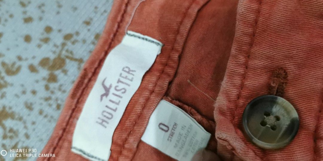 Hollister utility short (Category: Shorts) located in San Jose. Submitted by thrift_ni_sir (Listing ID 1461265313, Image 3). Description: Excellent condition MOD j&t Add shipping fee MOP gcash.