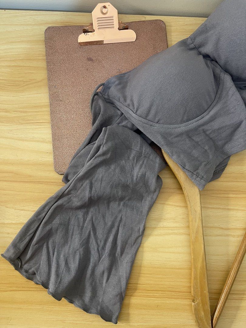 HQ padded bellsleeves-gray top S (Category: Longsleeves) located in Baguio. Submitted by buyforless_2600 (Listing ID 1461262139, Image 3). Description: .
