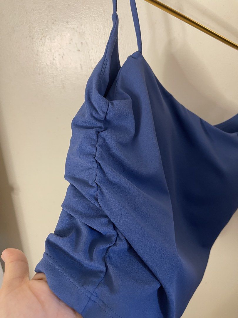 HQ vibrant blue cropped tank top M (Category: Activewear) located in Baguio. Submitted by affordaprice_2600baguio (Listing ID 1461117583, Image 2). Description: .