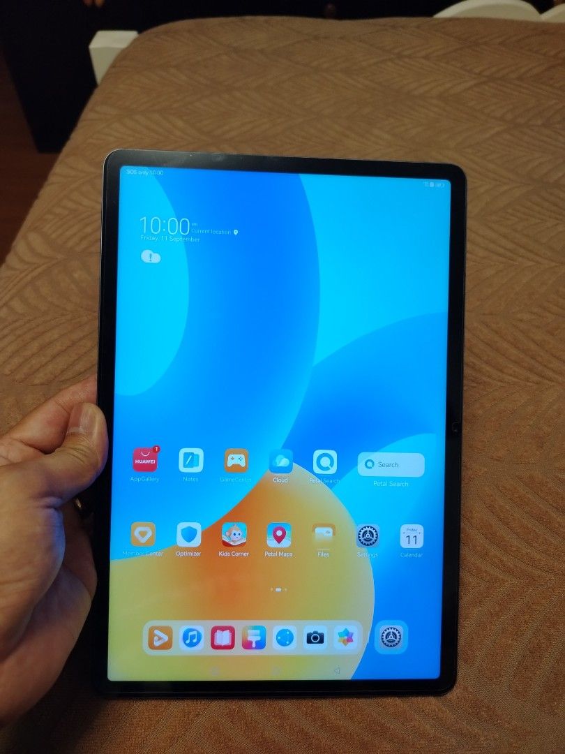 Huawei MatePad 11.5" w/Simslot (Category: Android) located in Las Pinas. Submitted by PJ.R. (Listing ID 1461172117, Image 2). Description: Huawei MatePad 11.5 inch tablet Sale 12k or Swap sa may Add - with Sim Slot - 128 GB total storage - 6 GB RAM - Powered by Qualcomm Snapdragon 7 Gen 1 - Ideal for work and play Unit and Charger Only Dm sa interesado.