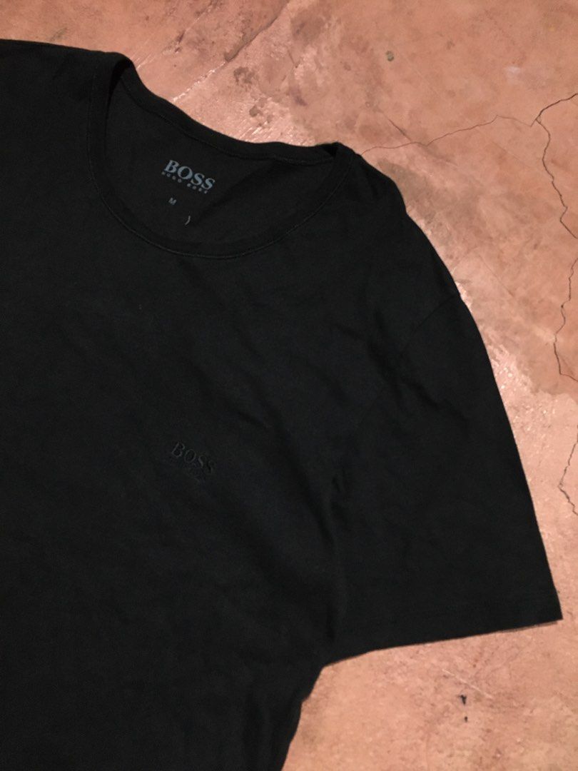 HUGO BOSS Tshirt (Category: Activewear) located in Cagayan de Oro. Submitted by rosellersumod-ong (Listing ID 1461263115, Image 2). Description: very good condition No issue Size M 18/27 cr9 or better/10.