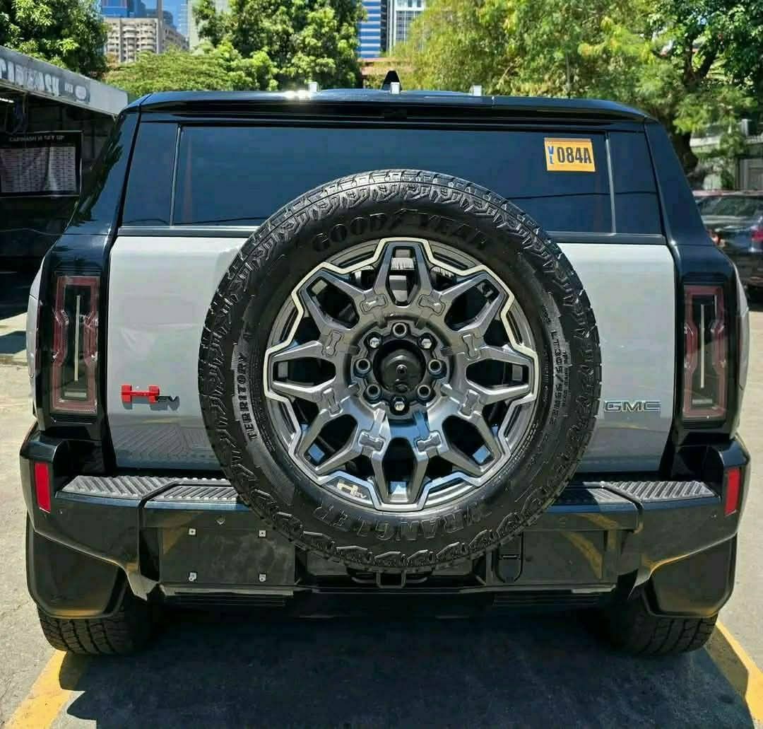 Hummer EV 3x (Category: Announcements) located in Cavite. Submitted by eyamvillag08141 (Listing ID 1461177020, Image 2). Description: 2026 Hummer EV 3X Brand new Asking price: 12.5M (FIXED).