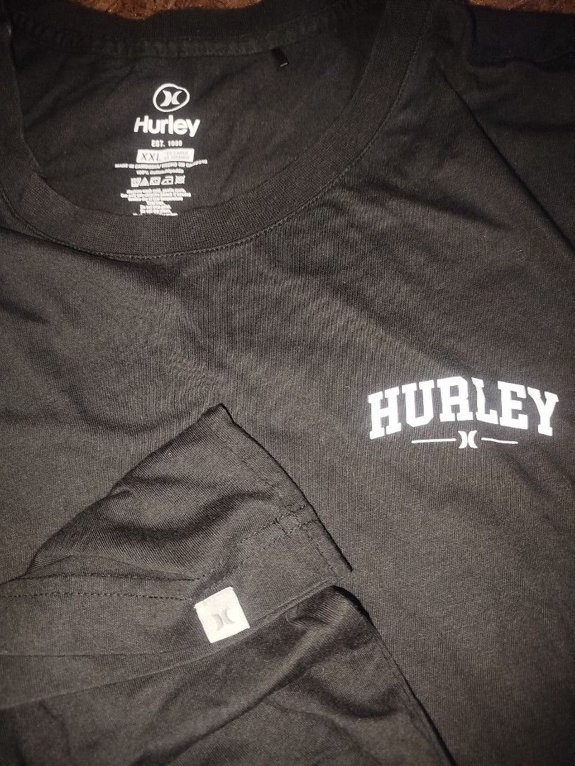 Hurley Longsleeve (Category: Tshirts & Polo Shirts ) located in San Juan City. Submitted by reddvelasquez4298 (Listing ID 1461239932, Image 3). Description: Hurley Longsleeve Size XXL 24.5 Width 31 Length Good Condition No issues 450 pesos DM.