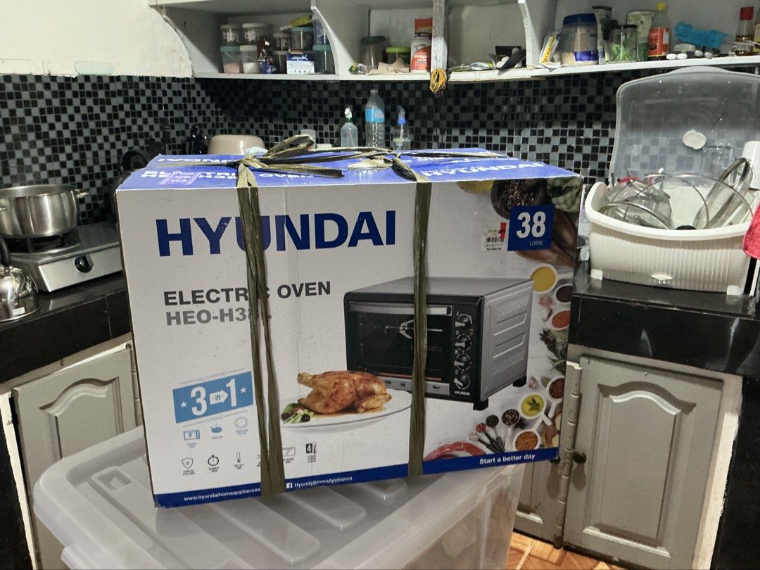 Hyundai Electric Oven (Category: Ovens & Toasters) located in Paranaque City. Submitted by oommggg (Listing ID 1461268120, Image 1). Description: Brandnew .