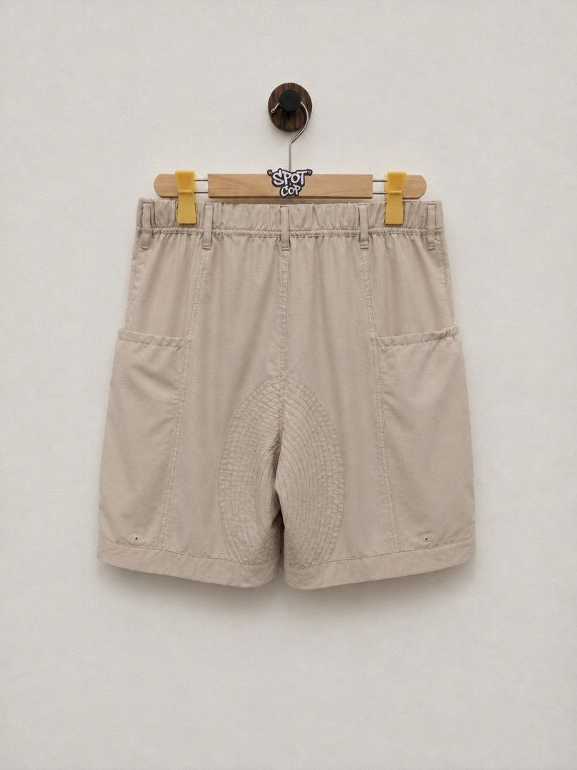 INITIAL GENTLEMAN BIG POCKET UTILITY SHORT (Category: Shorts) located in Taguig. Submitted by zieyaaa.o1 (Listing ID 1461120057, Image 2). Description: INITIAL GENTLEMAN BIG POCKET UTILITY SHORT SIZE MEDIUM ON TAG 31-36 WAISTLINE 21.5 LENGTH 11.5 LEG OPENING EXCELLENT CONDITION TAGUIG LOCATION 899 PHP + SF *COLOR MAY VARY DUE TO LIGHTING.