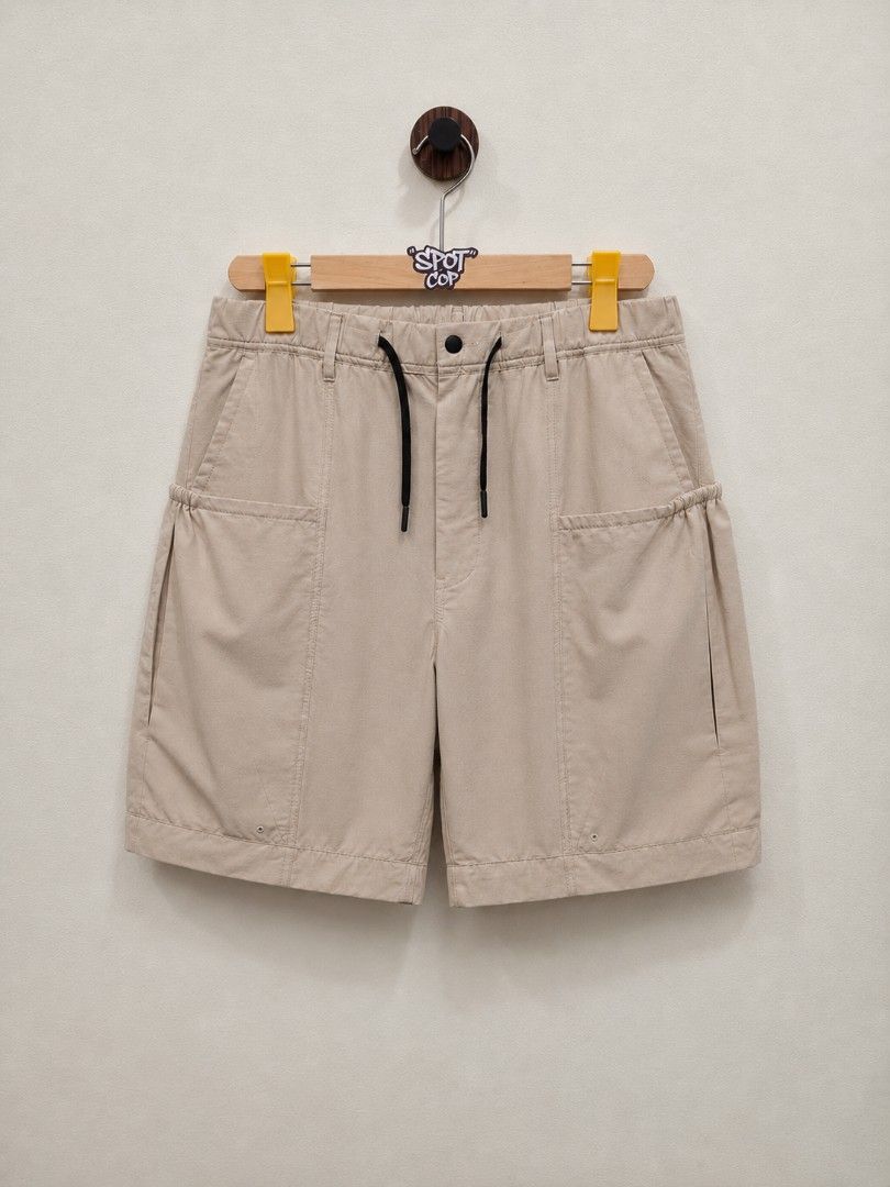 INITIAL GENTLEMAN BIG POCKET UTILITY SHORT (Category: Shorts) located in Taguig. Submitted by zieyaaa.o1 (Listing ID 1461120057, Image 1). Description: INITIAL GENTLEMAN BIG POCKET UTILITY SHORT SIZE MEDIUM ON TAG 31-36 WAISTLINE 21.5 LENGTH 11.5 LEG OPENING EXCELLENT CONDITION TAGUIG LOCATION 899 PHP + SF *COLOR MAY VARY DUE TO LIGHTING.
