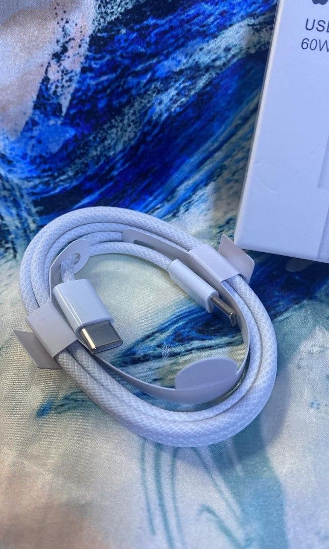 Ipad charger usb-c to c cable charger (Category: Chargers & Cables) located in Manila. Submitted by milasgadgetph (Listing ID 1461274989, Image 2). Description: .