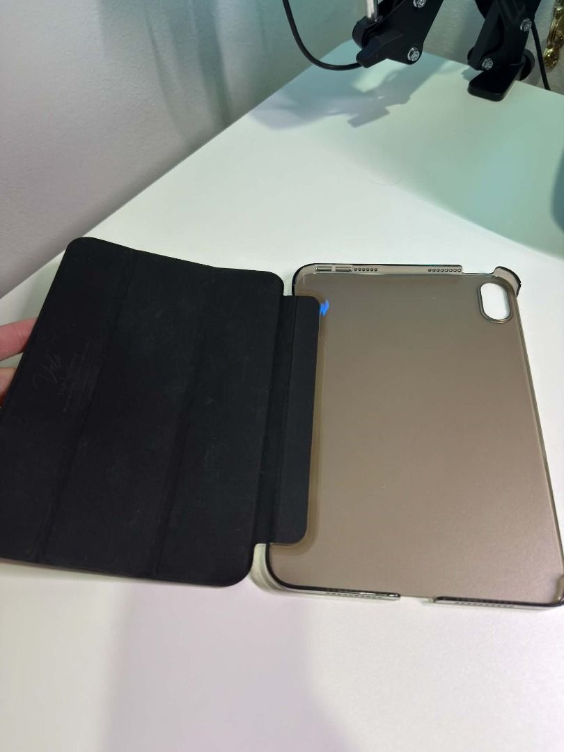 iPad Mini 7 | Spigen Liquid Air Folio (Category: iPad) located in Makati City. Submitted by rs_listings (Listing ID 1461237567, Image 3). Description: SPIGEN Liquid Air Folio for iPad Mini 7 Condition: Like new Condition Notes: Slight patina on the vegan leather, doesn't affect protection Included: ❌none Reason for Selling: Not using anymore Negotiable Payment first or payment upon pick of rider **RETURN POLICY** All items are sold as described. 