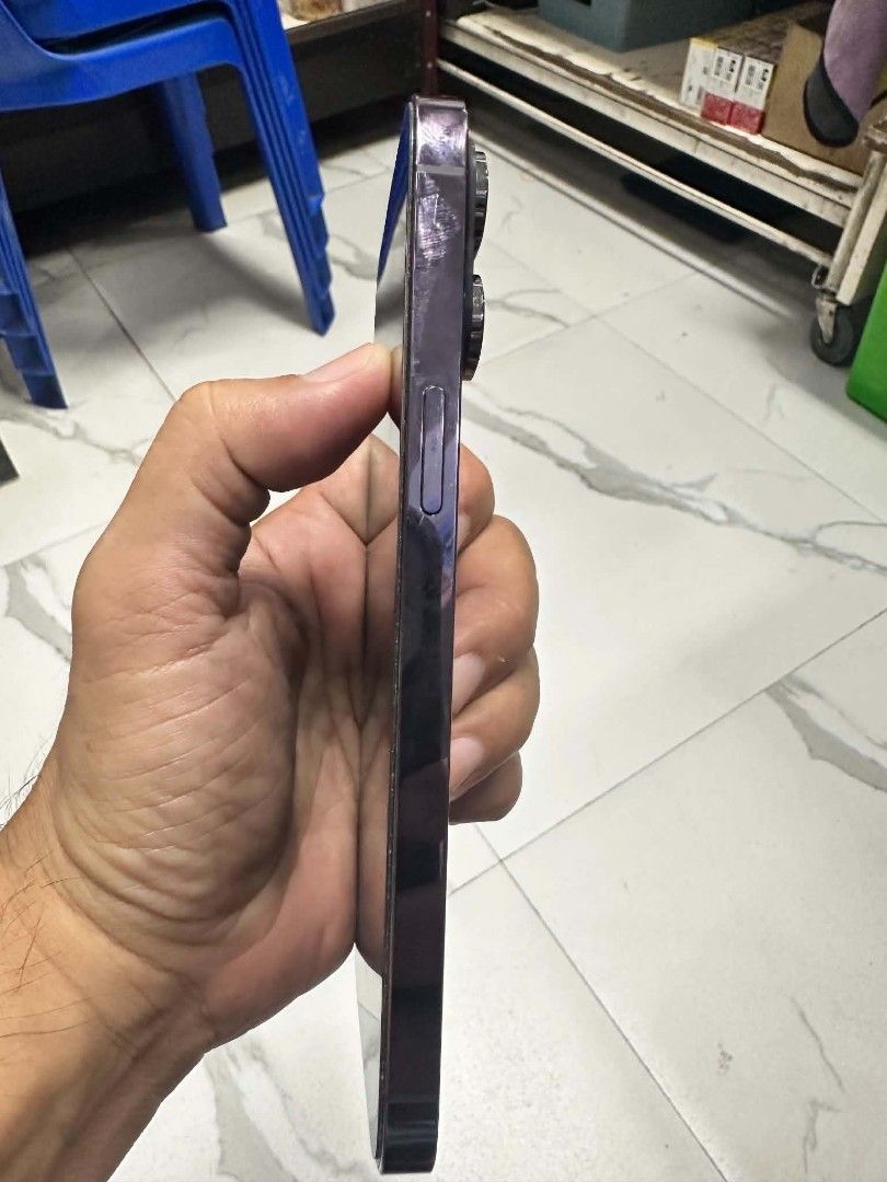IPHONE 14 PRO MAX 256 GB PURPLE (Category: iPhone 14 Series) located in Manila. Submitted by josh24-33312 (Listing ID 1461309192, Image 2). Description: IPHONE 14 PRO MAX 256 GB PURPLE DETAILS: - 256Gb - 100% ALL FEATURES WORKING - TRUE TONE WORKING ✅ - FACE ID WORKING ✅ - ALL ORIGINAL PARTS✅ - BATTERY HEALTH 86% 🔋 -SUPER SMOOTH - NO SCRATCHES - LADY-OWNED - UNLI TESTING - UNLI RESET Issue: Repaired LCD due to green screen, other than that, wala