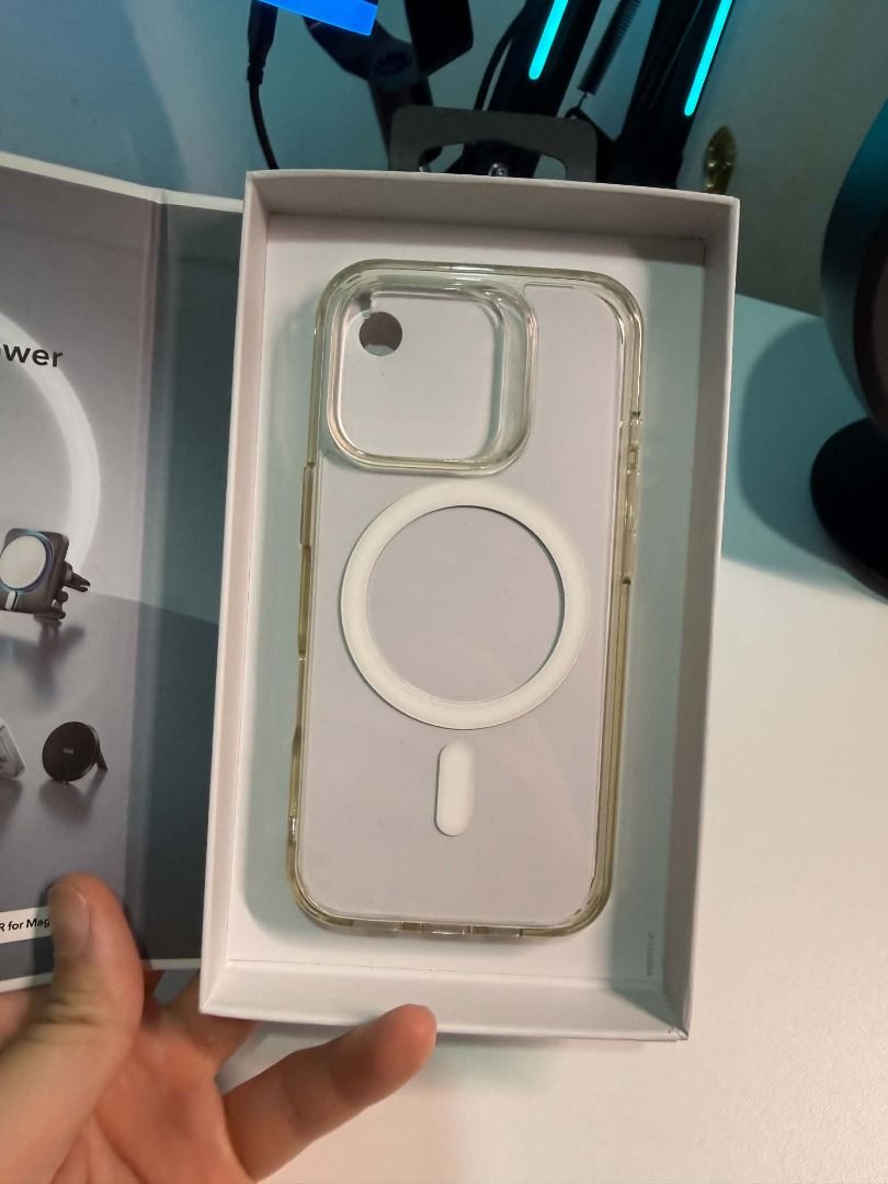 iPhone 16 Pro | ESR Hybrid Clear Case (Category: Cases & Sleeves) located in Makati City. Submitted by rs_listings (Listing ID 1461238129, Image 3). Description: ESR Hybrid Clear Case for the iPhone 16 Pro Condition: Lightly Used Included: • Comes with Box. Condition Notes: - Slight yellowing from age. Reason for Selling: Not in use anymore. Negotiable Payment first or upon pick of rider. **RETURN POLICY** All items are sold as described. Please 
